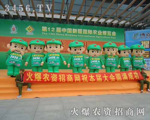 堅(jiān)持不懈的綠色軍裝戰(zhàn)士是可愛的人